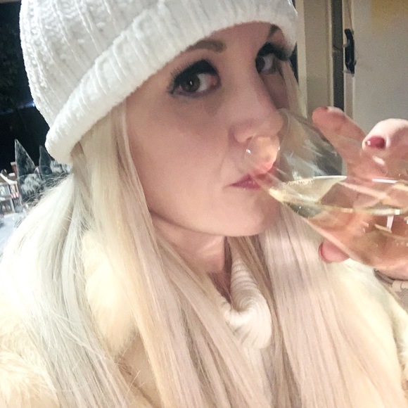 Meet your Posher, Posh - Picture 2 of 3